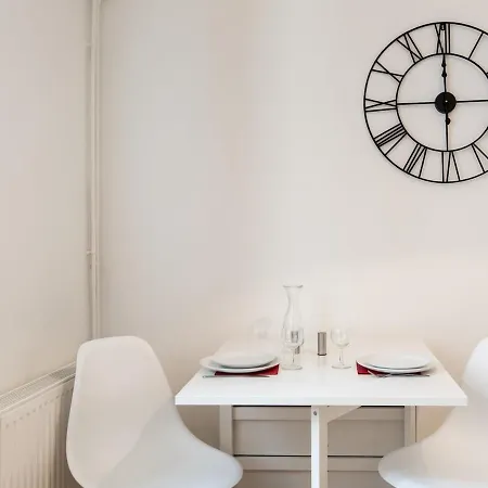 Sweet Stunning Parking Appartement